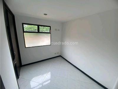 Apartamento en arriendo en El Portal, Envigado · foto 10 de 16