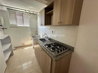 Apartamento de 3 alcobas en arriendo en Metropolitano, Envigado, 78 m² · foto 1 de 14