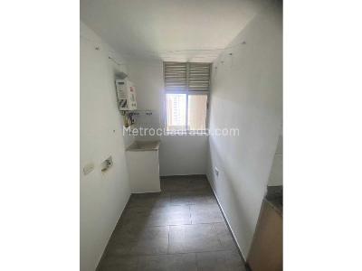 Apartamento de 3 alcobas en arriendo en San Jose, Sabaneta, 92 m² · foto 3 de 17