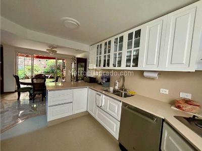 Casa de 3 alcobas en venta en El Escobero, Envigado, 164 m² · foto 8 de 16