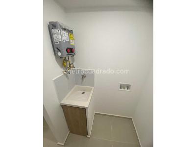 Apartamento de 3 alcobas en arriendo en Camino Verde, Envigado, 63 m² · foto 3 de 15