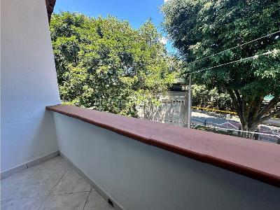 Apartamento de 2 alcobas en arriendo en Los Naranjos, Envigado, 50 m² · foto 2 de 12