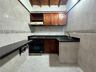Apartamento de 2 alcobas en arriendo en Los Naranjos, Envigado, 50 m² · foto 3 de 12