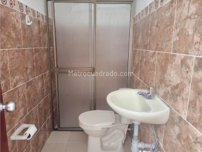 Apartamento de 3 alcobas en arriendo en Las Margaritas, Envigado, 120 m² · foto 9 de 12