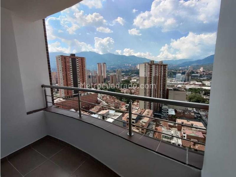 Modern 3BR Apartment in Lower Sabaneta - 4