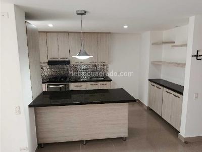 Apartamento de 3 alcobas en arriendo en Loma De Las Brujas, Envigado, 97 m² · foto 1 de 20