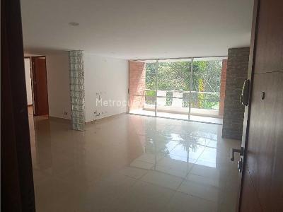 Apartamento de 3 alcobas en arriendo en Loma De Las Brujas, Envigado, 97 m² · foto 2 de 20