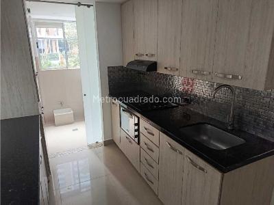Apartamento de 3 alcobas en arriendo en Loma De Las Brujas, Envigado, 97 m² · foto 7 de 20