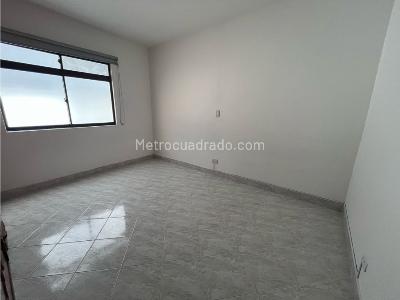 Casa de 3 alcobas en arriendo en Los Naranjos, Envigado, 110 m² · foto 3 de 14