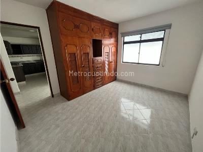 Casa de 3 alcobas en arriendo en Los Naranjos, Envigado, 110 m² · foto 4 de 14