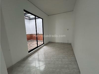 Casa de 3 alcobas en arriendo en Los Naranjos, Envigado, 110 m² · foto 7 de 14
