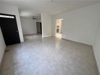 Casa de 5 alcobas en arriendo en La Magnolia, Envigado, 200 m² · foto 2 de 15