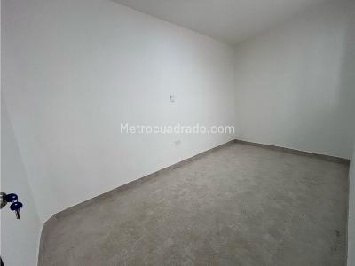 Casa de 5 alcobas en arriendo en La Magnolia, Envigado, 200 m² · foto 4 de 15