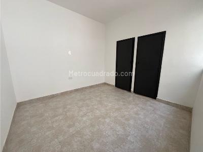 Casa de 5 alcobas en arriendo en La Magnolia, Envigado, 200 m² · foto 12 de 15