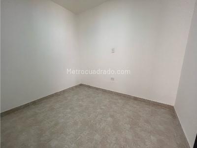 Casa de 5 alcobas en arriendo en La Magnolia, Envigado, 200 m² · foto 14 de 15