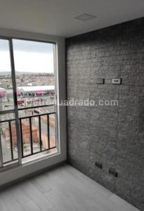 Apartamento de 2 alcobas en venta en Madelena Sur, Bogotá, 42 m² · foto 2 de 10