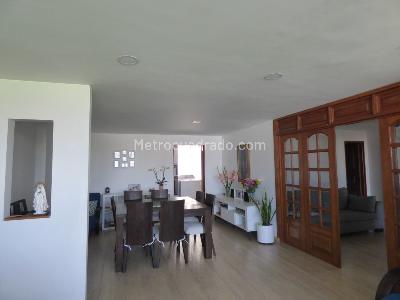 Apartamento de 3 alcobas en venta en Niza, Bogotá, 120 m² · foto 3 de 18
