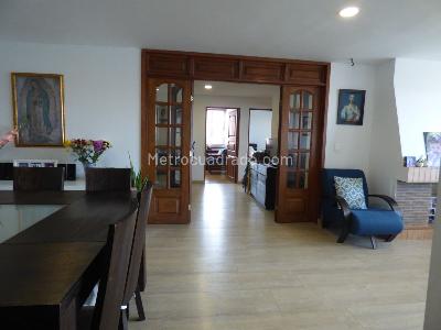 Apartamento en venta en Niza, Bogotá · foto 3 de 17