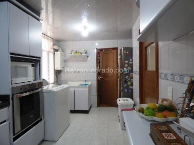 Apartamento en venta en Niza, Bogotá · foto 11 de 17