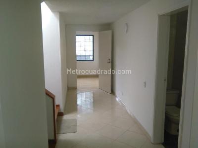 Casa de 3 alcobas en arriendo en Santa Paula, Bogotá, 246 m² · foto 7 de 16