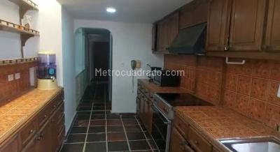 Casa de 5 alcobas en arriendo en Santa Paula Central, Bogotá, 350 m² · foto 6 de 17