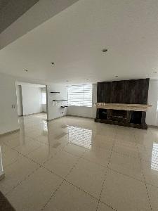 Apartamento de 3 alcobas en arriendo en Santa Barbara Alta, Bogotá, 200 m² · foto 2 de 4