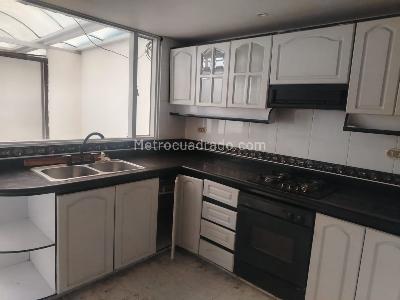 Apartamento de 3 alcobas en arriendo en Villa Del Prado Baviera, Bogotá, 180 m² · foto 4 de 17