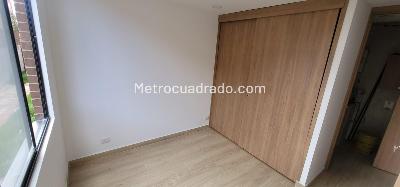 Apartamento en arriendo en Mazuren, Bogotá · foto 9 de 17