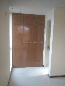 Apartamento de 2 alcobas en arriendo en Villas De Granada I, Bogotá, 60 m² · foto 3 de 13