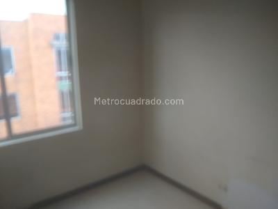 Apartamento de 2 alcobas en arriendo en Villas De Granada I, Bogotá, 60 m² · foto 4 de 13