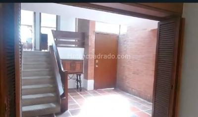 Casa en venta en Santa Paula, Bogotá · foto 9 de 17