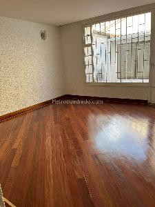 Casa en venta en Los Cedritos, Bogotá · foto 2 de 16
