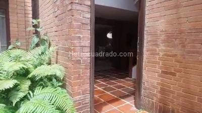 Casa de 5 alcobas en venta en Santa Paula Central, Bogotá, 350 m² · foto 15 de 17