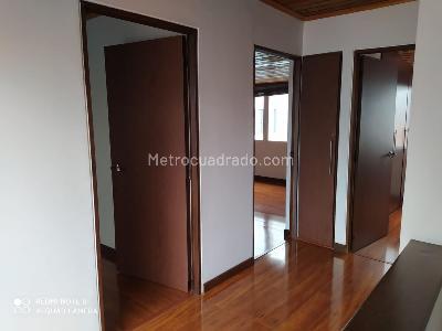 Casa de 5 alcobas en venta en Caobos Las Margaritas, Bogotá, 300 m² · foto 9 de 20