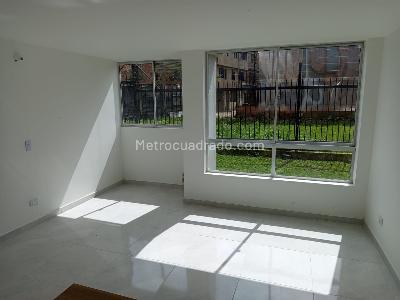 Apartaestudio en venta en Suba La Chucua, Bogotá, 30 m² · foto 3 de 13