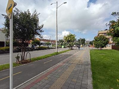 Apartamento en arriendo en San Antonio Norte, Bogotá · foto 2 de 19