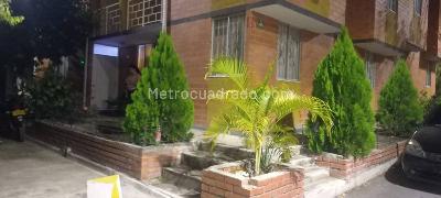 Casa de 4 alcobas en venta en Girardot, Girardot, 65 m² · foto 2 de 14