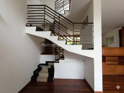 Casa de 3 alcobas en venta en Chapinero Alto, Bogotá, 264 m² · foto 3 de 16