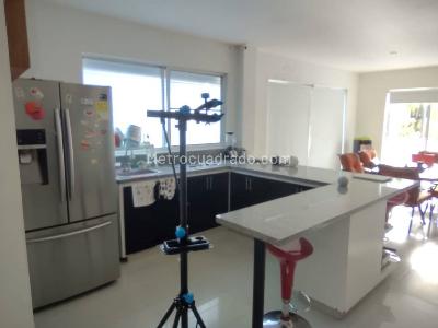 Casa de 4 alcobas en arriendo en Girardot, Girardot, 200 m² · foto 18 de 20