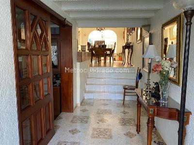Apartamento de 4 alcobas en venta en Villa Magdala, Bogotá, 230 m² · foto 2 de 18