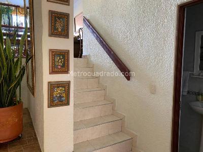 Apartamento de 4 alcobas en venta en Villa Magdala, Bogotá, 230 m² · foto 3 de 18