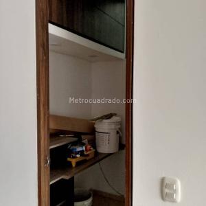 Apartamento de 2 alcobas en arriendo en Cedritos, Bogotá, 80 m² · foto 2 de 9