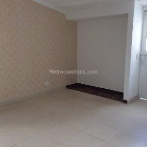 Casa de 4 alcobas en arriendo en Cedritos, Bogotá, 400 m² · foto 3 de 20