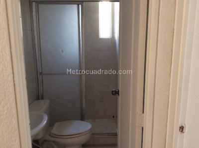 Casa de 4 alcobas en arriendo en Cedritos, Bogotá, 400 m² · foto 14 de 20