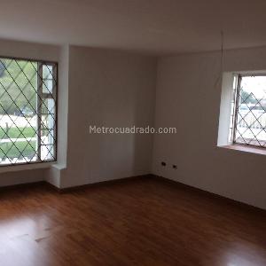 Casa de 4 alcobas en arriendo en Cedritos, Bogotá, 400 m² · foto 19 de 20