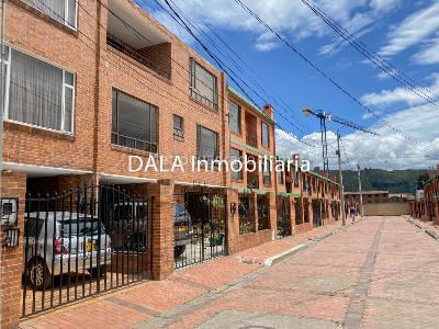 Casa de 4 alcobas en venta en Centro Bachue, Chía, 153 m² · foto 2 de 20