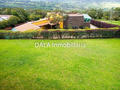 Casa de 5 alcobas en venta en Yerbabuena, Chía, 442 m² · foto 2 de 20