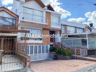 Casa de 4 alcobas en venta en La Virginia, Chía, 263 m² · foto 2 de 20