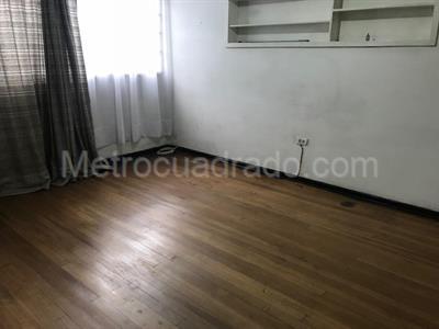Casa de 5 alcobas en venta en Quinta Paredes, Bogotá, 269 m² · foto 16 de 20