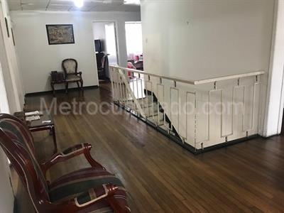 Casa de 5 alcobas en venta en Quinta Paredes, Bogotá, 269 m² · foto 17 de 20